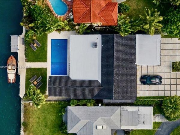 1560 Cleveland Rd , Miami Beach, FL 33141