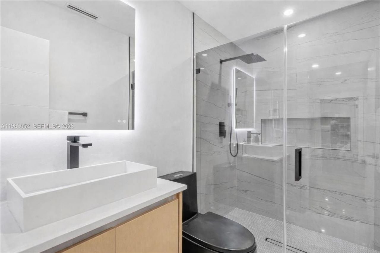 1560 Cleveland Rd, Miami Beach, FL 33141 Photo