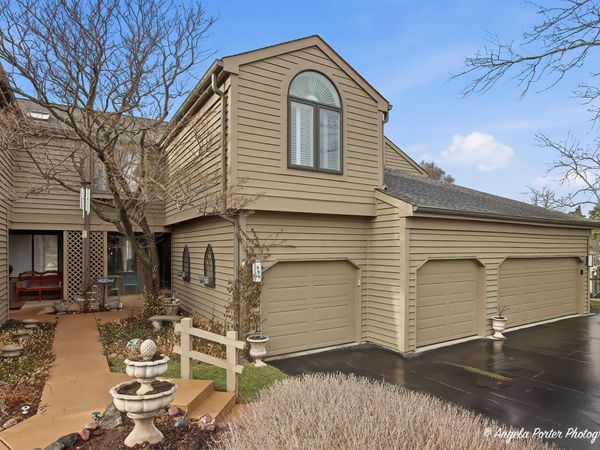 890 Shoreline Road, Unit 9320, Lake Barrington, IL 60010