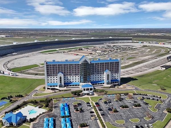 3575 Lone Star Circle, Unit 909, Fort Worth, TX 76177