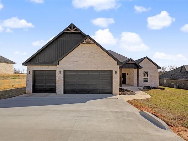 2435 Canyon Circle, Blanchard, OK 73010