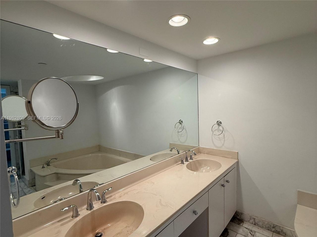 4000 Towerside Ter , Unit 1401, Miami, FL 33138 Photo