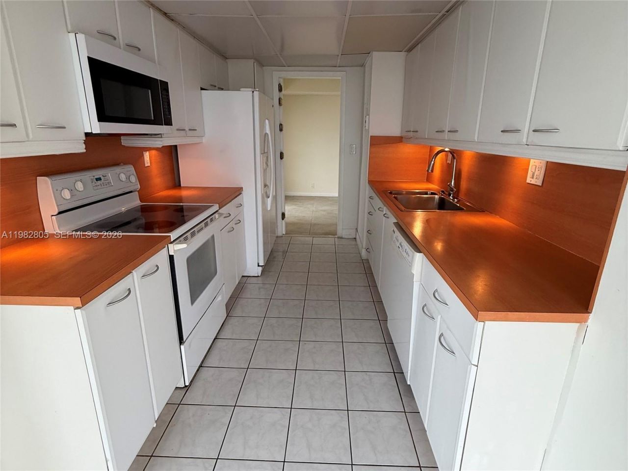 4000 Towerside Ter , Unit 1401, Miami, FL 33138 Photo