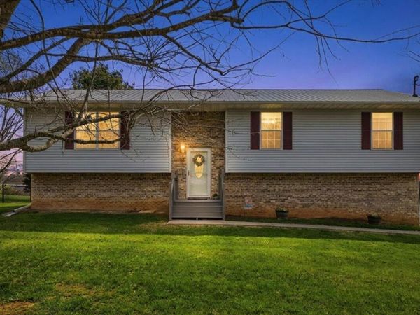 312 Saint Edward Drive, Dandridge, TN 37725