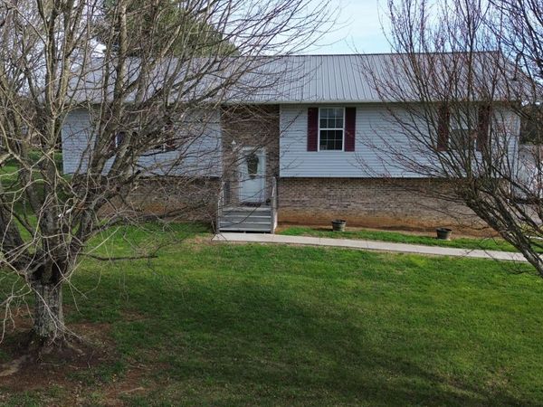 312 Saint Edward Drive, Dandridge, TN 37725