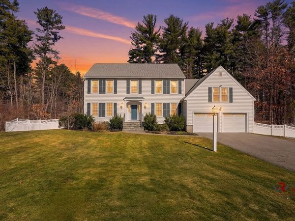 23 Belknap Dr, Andover, MA 01810