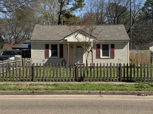 1332 WELLS STATION RD, Memphis, TN 38108
