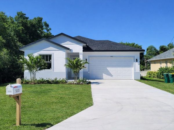 500 Sunset Road N, Rotonda West, FL 33947