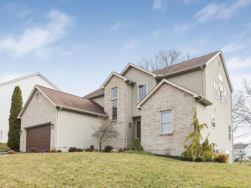 310 Weatherburn Drive, Pataskala, OH 43062 Photo 2