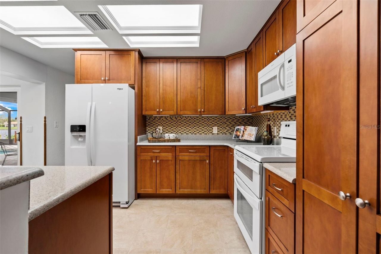 511 Riviera Bay Drive Ne, Saint Petersburg, FL 33702 Photo