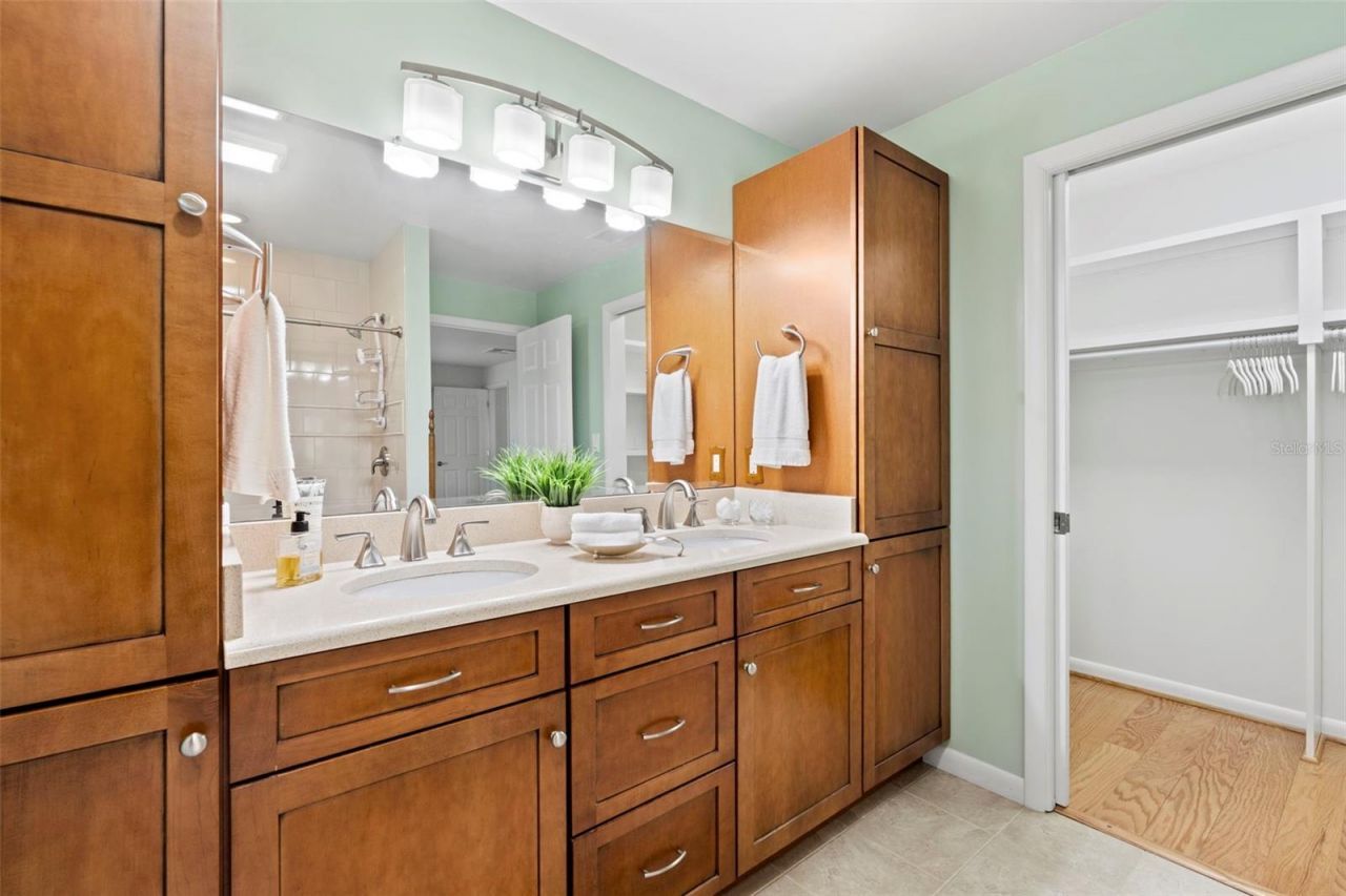 511 Riviera Bay Drive Ne, Saint Petersburg, FL 33702 Photo