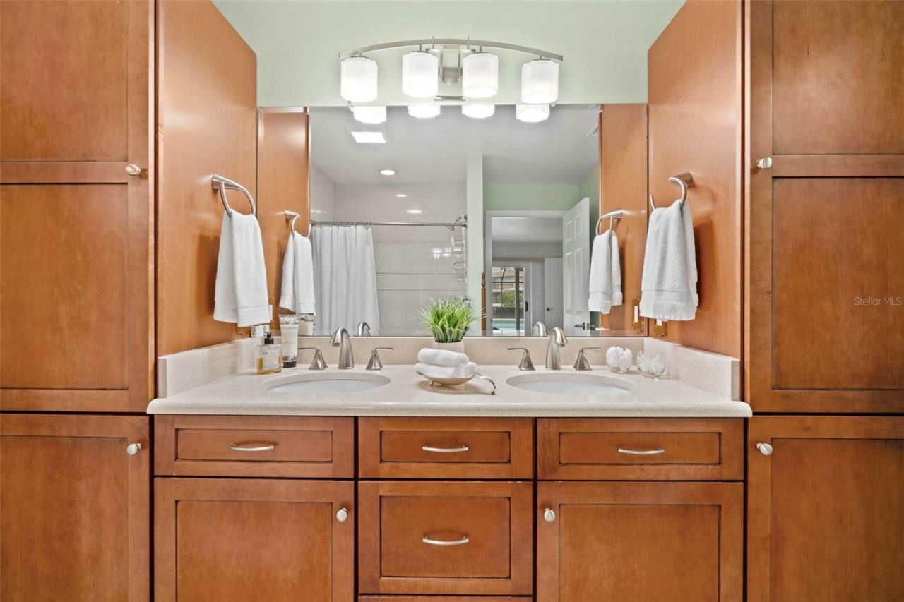 511 Riviera Bay Drive Ne, Saint Petersburg, FL 33702 Photo