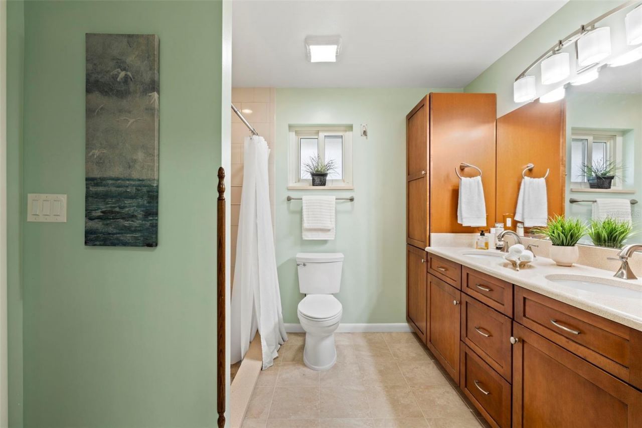 511 Riviera Bay Drive Ne, Saint Petersburg, FL 33702 Photo