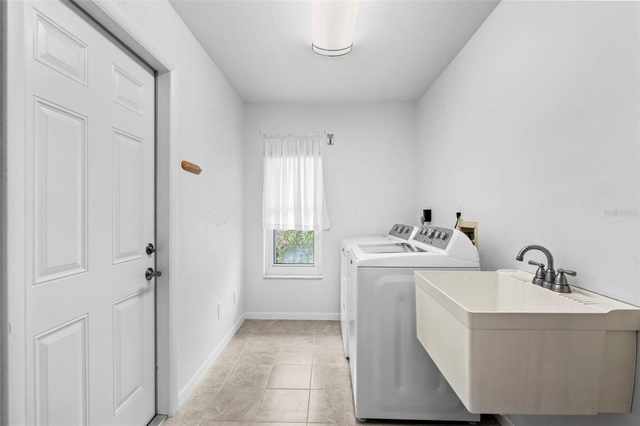 511 Riviera Bay Drive Ne, Saint Petersburg, FL 33702 Photo