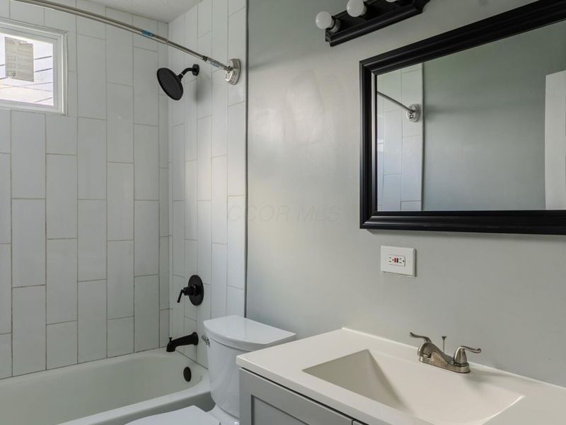 3001 E 12th Avenue, Columbus, OH 43219 Photo 16