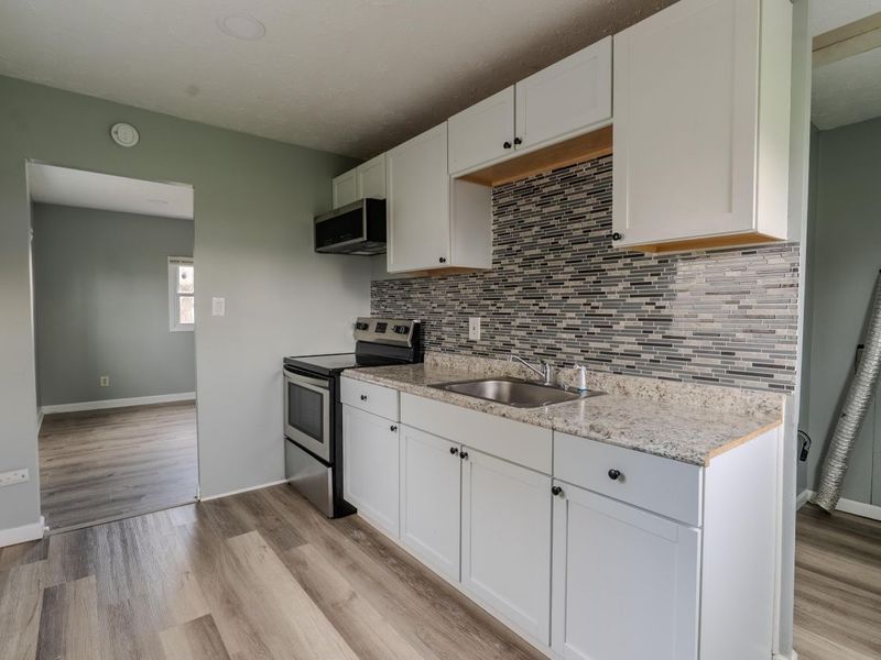 3001 E 12th Avenue, Columbus, OH 43219 Photo 8