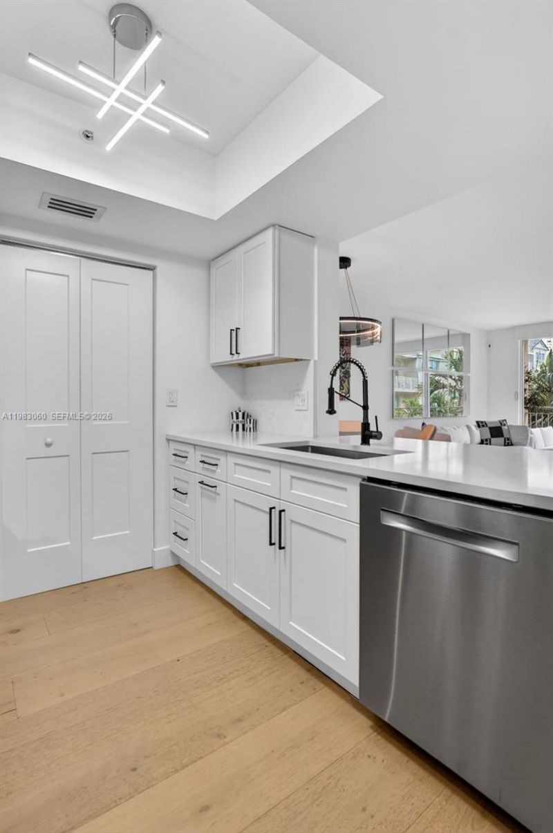 99 SE Mizner Blvd, Unit 824, Boca Raton, FL 33432 Photo