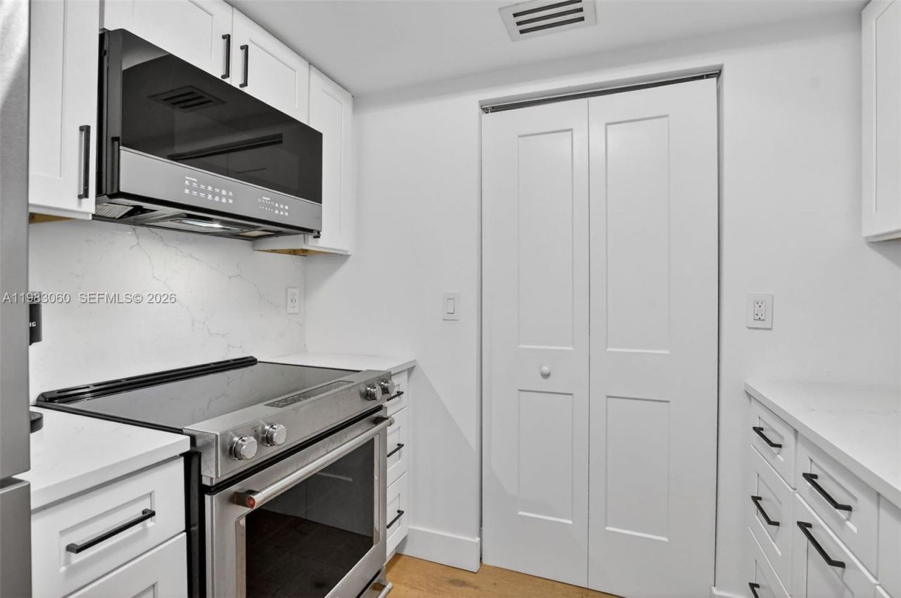 99 SE Mizner Blvd, Unit 824, Boca Raton, FL 33432 Photo