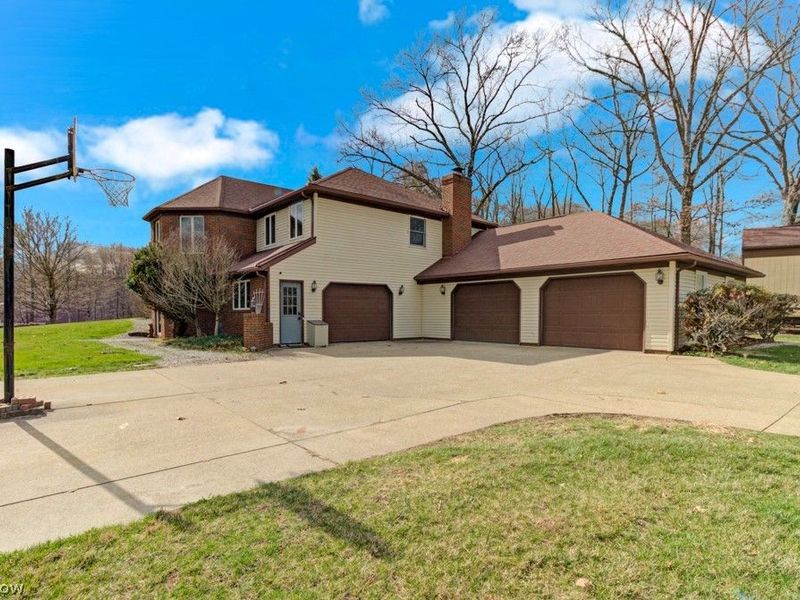 34 Iroquois Trail, Malvern, OH 44644 Photo 2