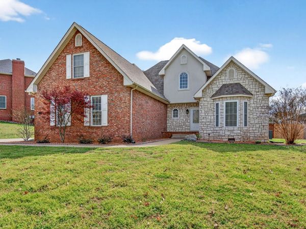 638 Potomac Dr, Clarksville, TN 37043