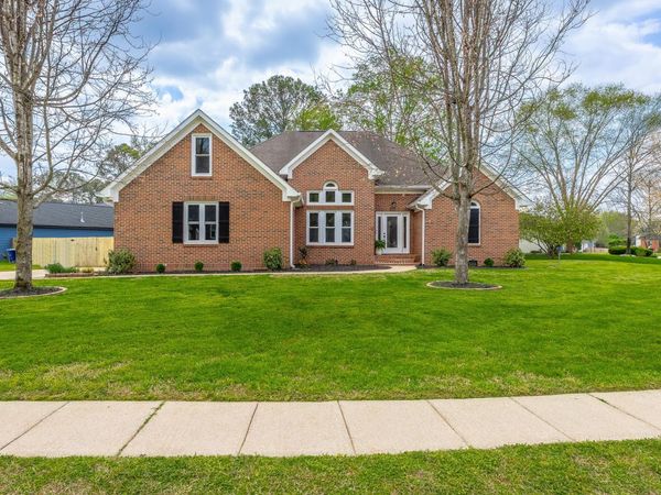 1618 Gunston Hall Road, Hixson, TN 37343