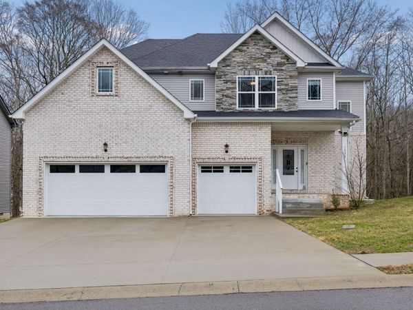 1033 Brightwood Ct, Clarksville, TN 37043