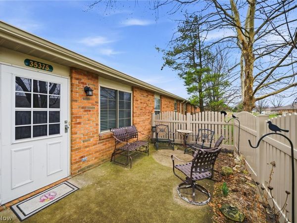 35375 Greenwich Avenue, North Ridgeville, OH 44039