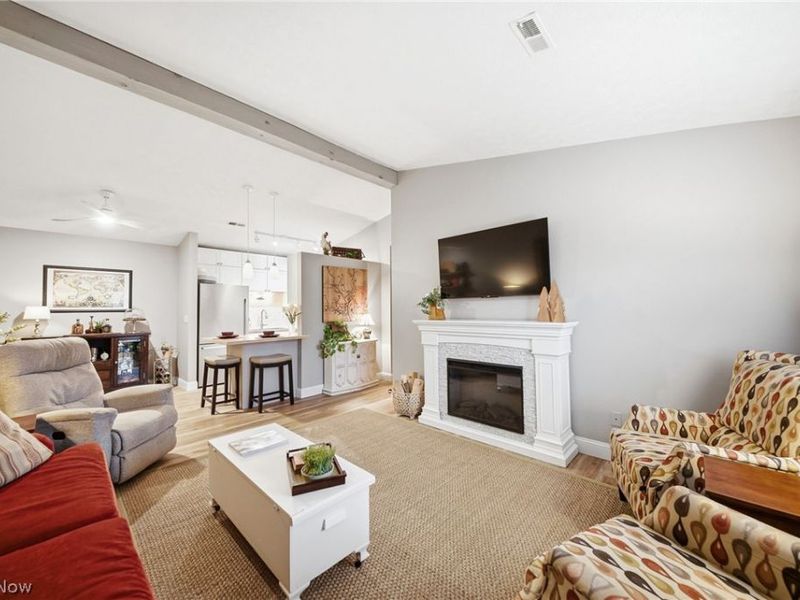 35375 Greenwich Avenue, North Ridgeville, OH 44039 Photo 2