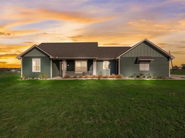 700 Lathem Boulevard, Venus, TX 76084