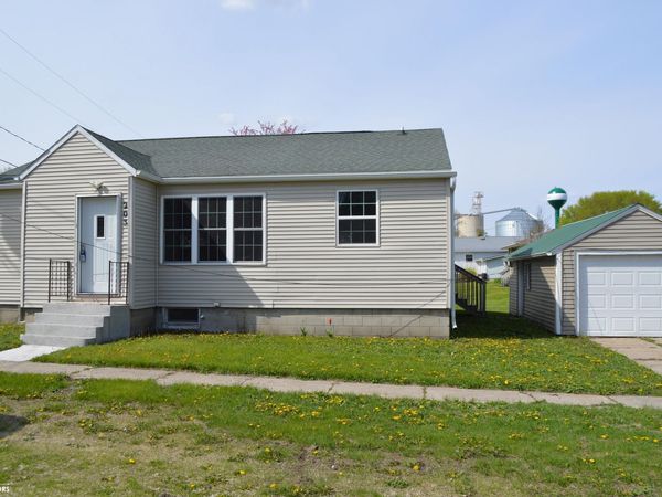 203 1st Avenue W, Swea City, IA 50590