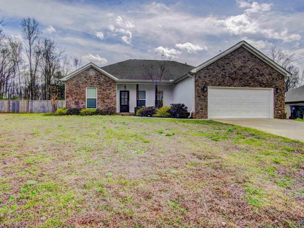 964 Joan Lane, Killen, AL 35645