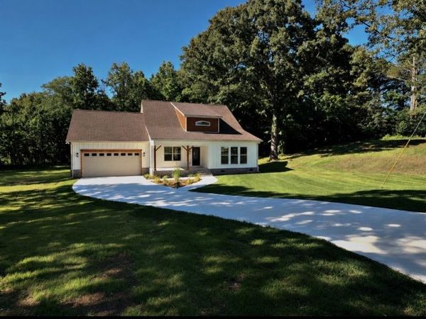 211 Majestic Dr, Decherd, TN 37324