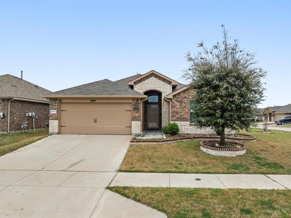 9717 Snowbell Lane, Fort Worth, TX 76036