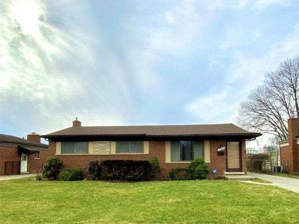 27323 Crestwood Drive, Warren, MI 48088