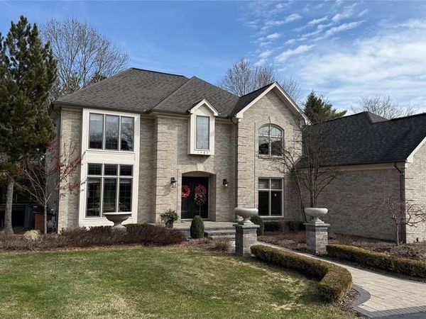 1483 Highpoint Drive, Oakland Twp, MI 48306