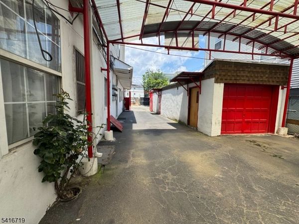 109 Fleming Ave, Newark, NJ 07105