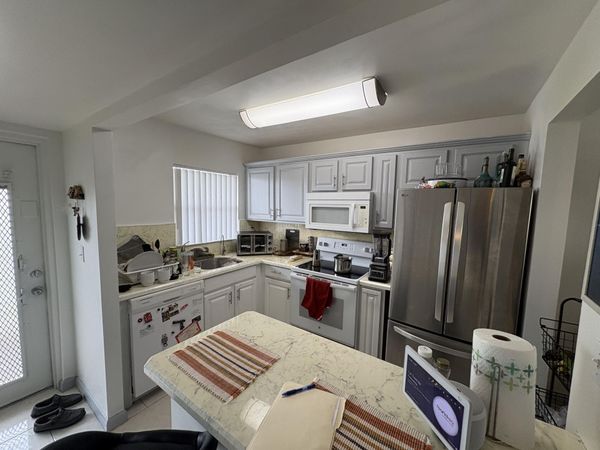 9261 Sunrise Lakes Boulevard, Sunrise, FL 33322