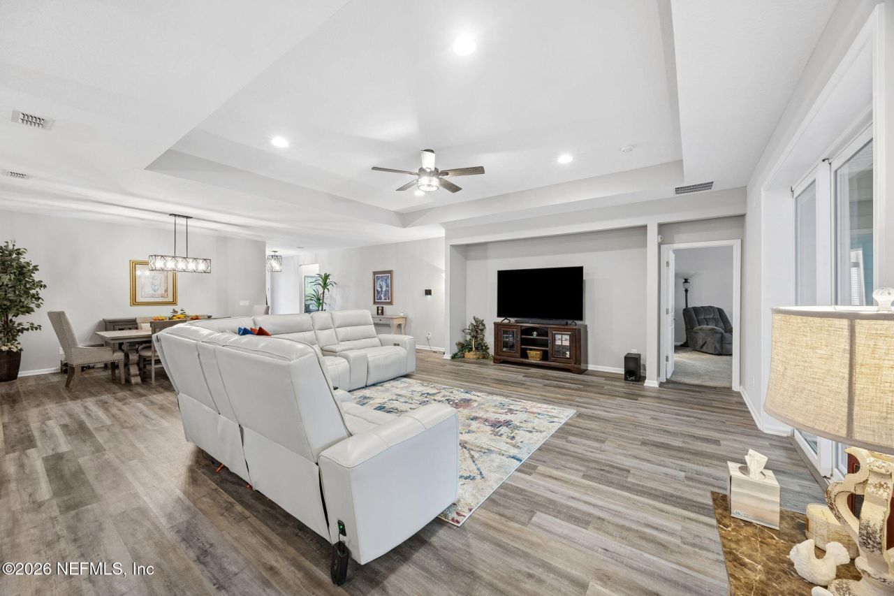 692 Sycamore Way, Orange Park, FL 32073 Photo