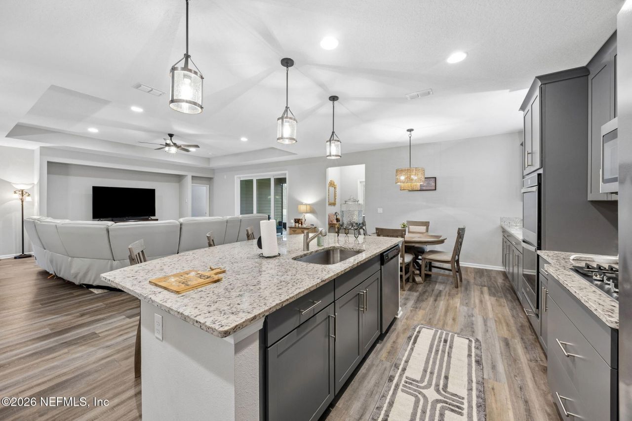 692 Sycamore Way, Orange Park, FL 32073 Photo