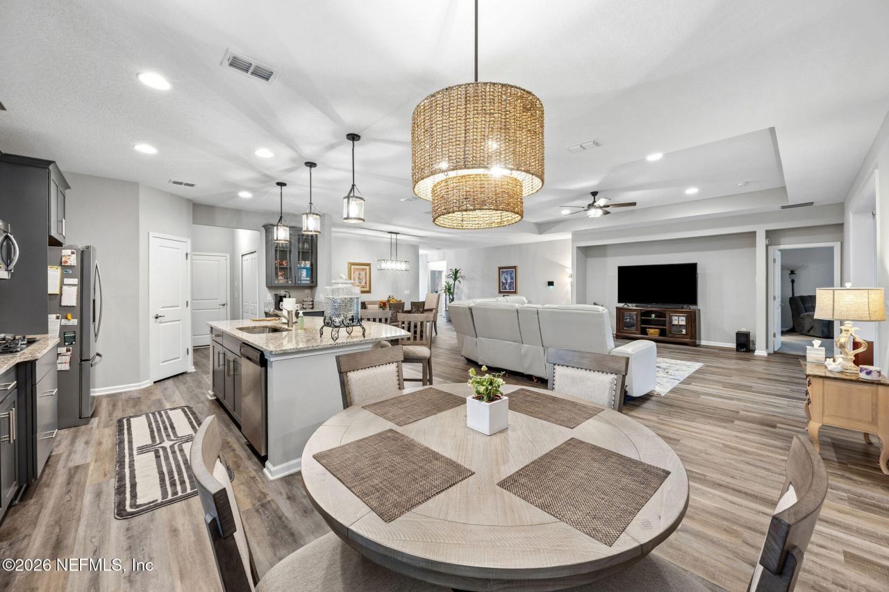 692 Sycamore Way, Orange Park, FL 32073 Photo