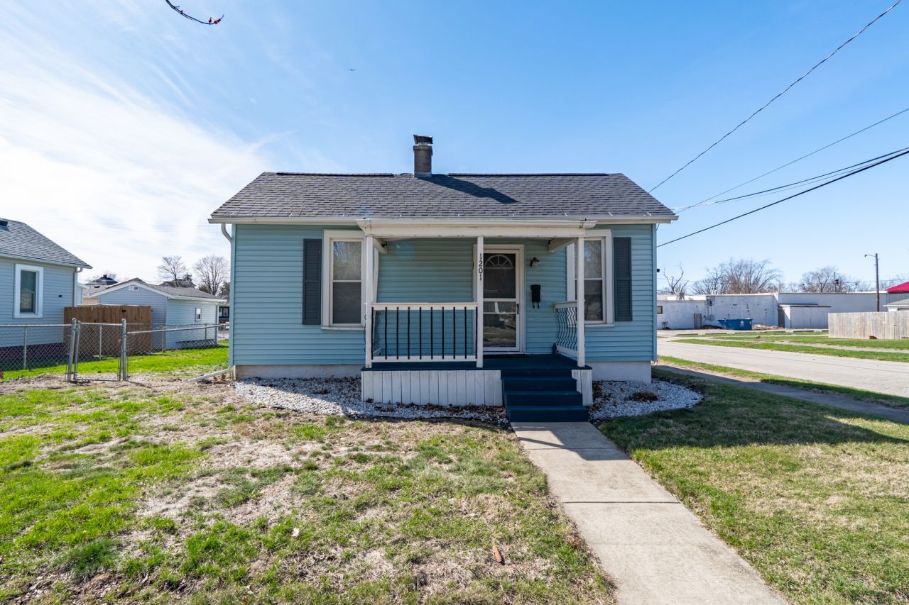 1201 S East Street, Bloomington, IL 61701 Main Photo