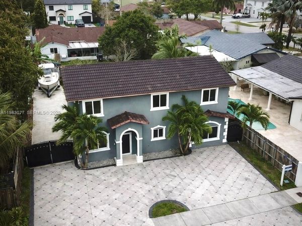 15302 SW 180th Ter, Miami, FL 33187