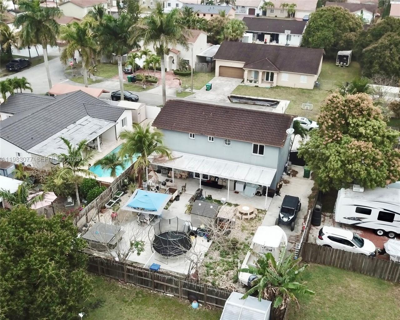 15302 SW 180th Ter, Miami, FL 33187 Photo