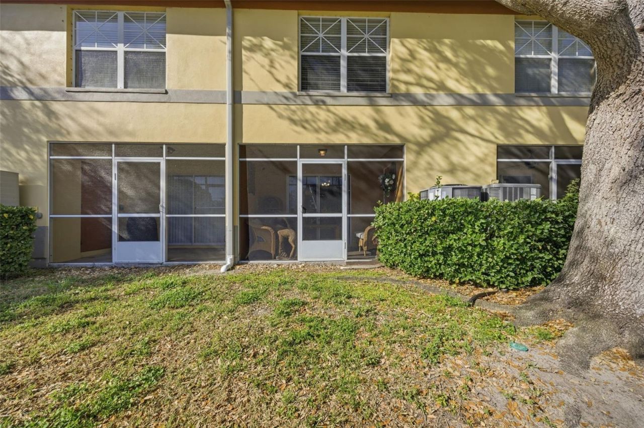 192 Coquina Bay Drive, Saint Petersburg, FL 33705 Photo