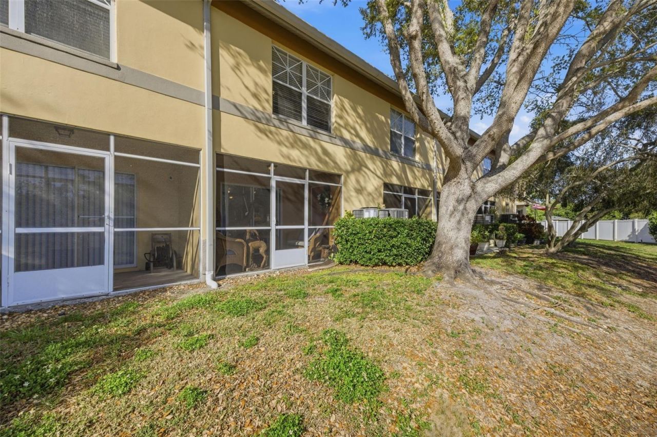 192 Coquina Bay Drive, Saint Petersburg, FL 33705 Photo