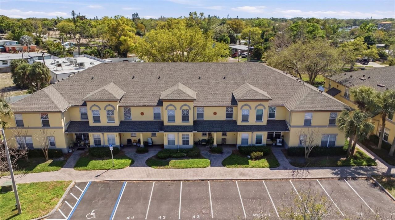 192 Coquina Bay Drive, Saint Petersburg, FL 33705 Photo