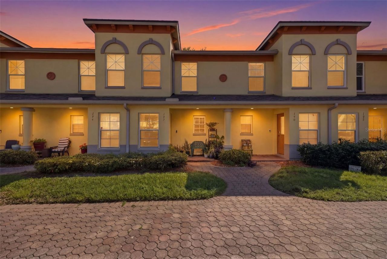 192 Coquina Bay Drive, Saint Petersburg, FL 33705 Photo