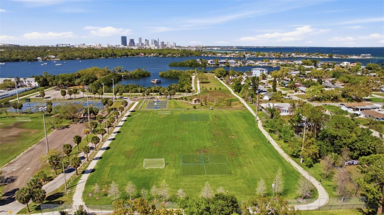 192 Coquina Bay Drive, Saint Petersburg, FL 33705 Photo