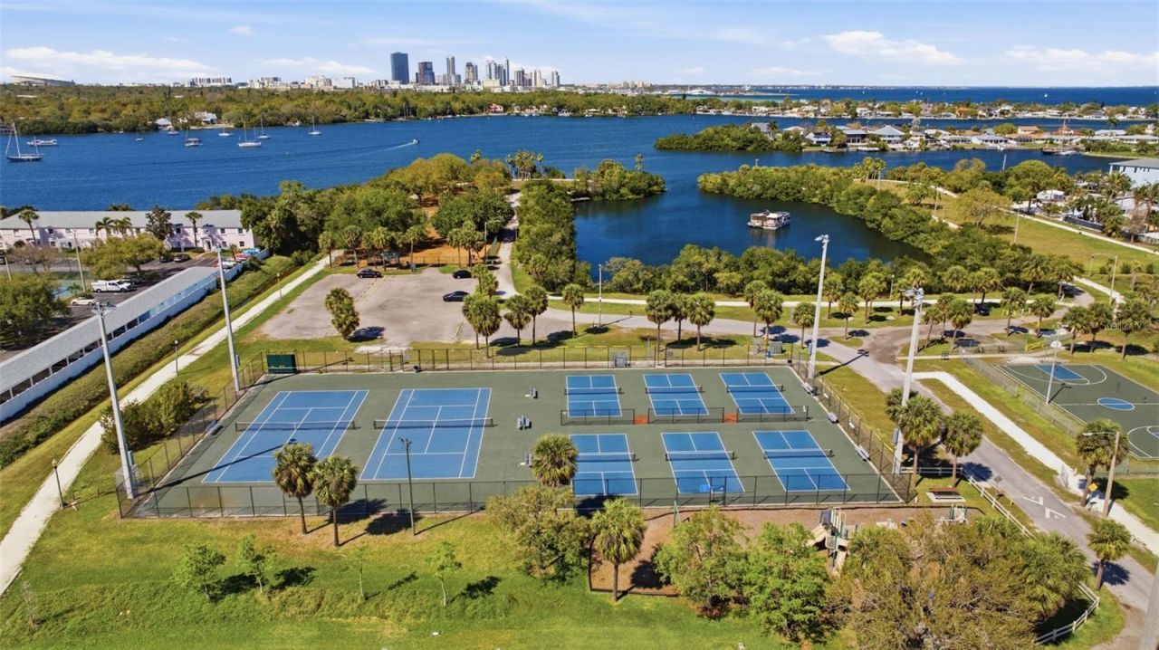 192 Coquina Bay Drive, Saint Petersburg, FL 33705 Photo