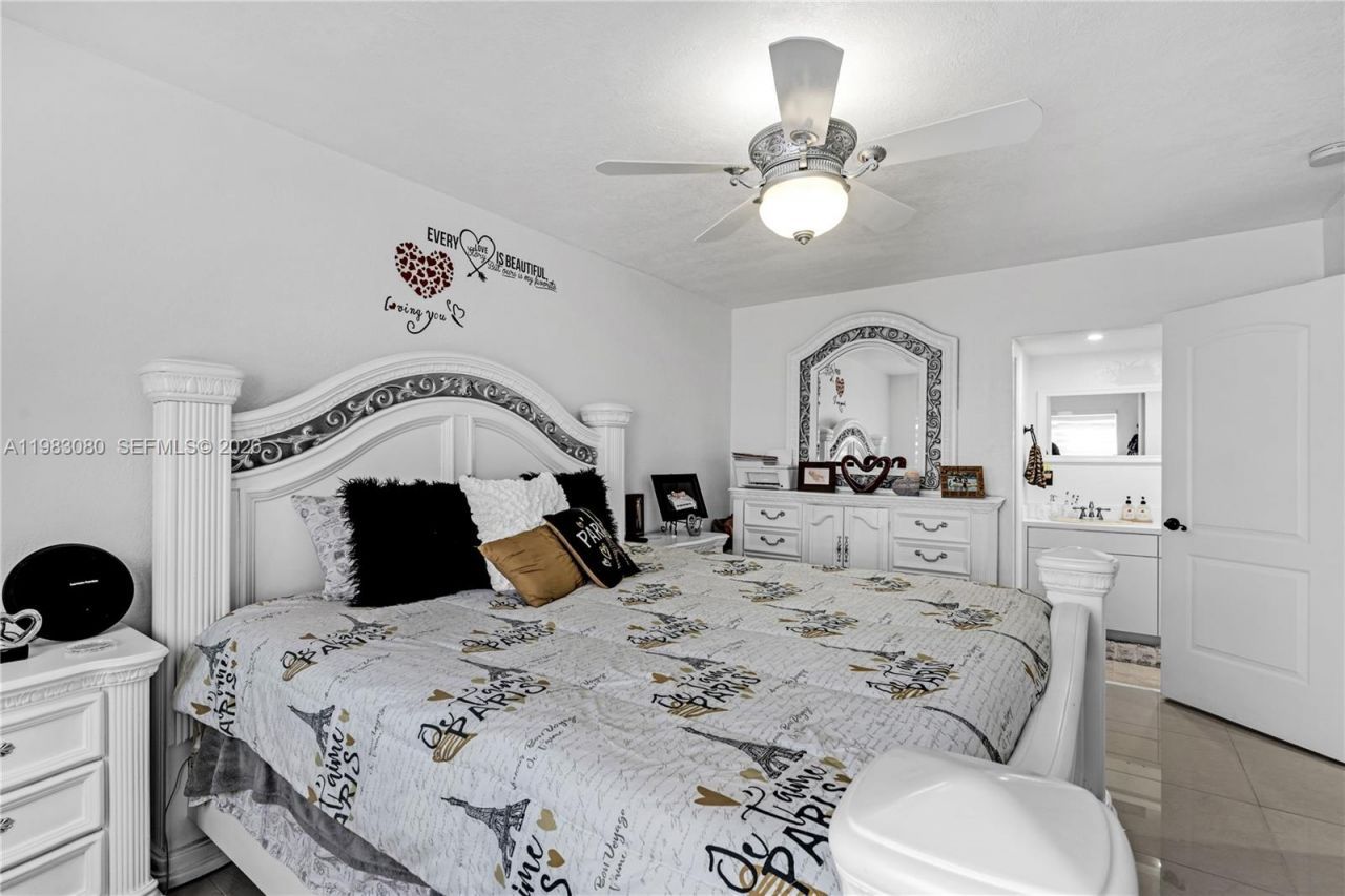 13715 Kendale Lakes Cir , Unit A-304, Miami, FL 33183 Photo